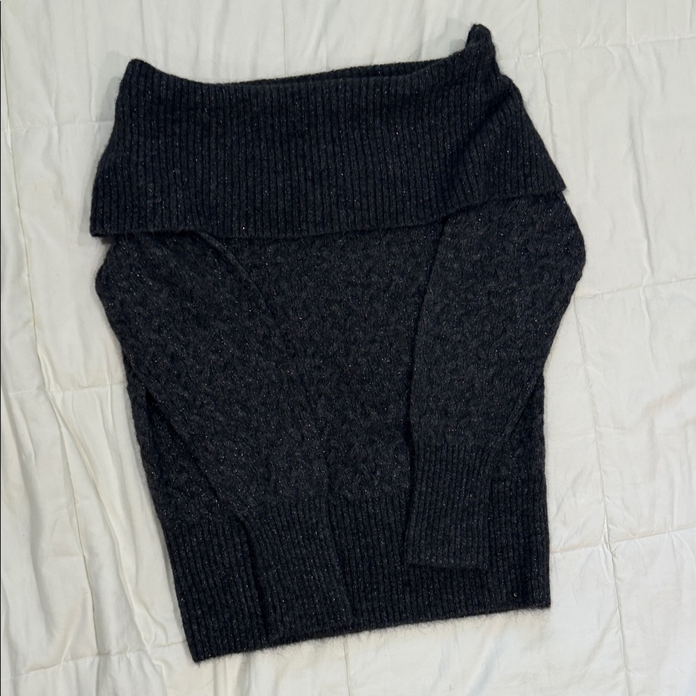 Banana Republic off the shoulder charcoal sweater, made of Italian yarn

NWT